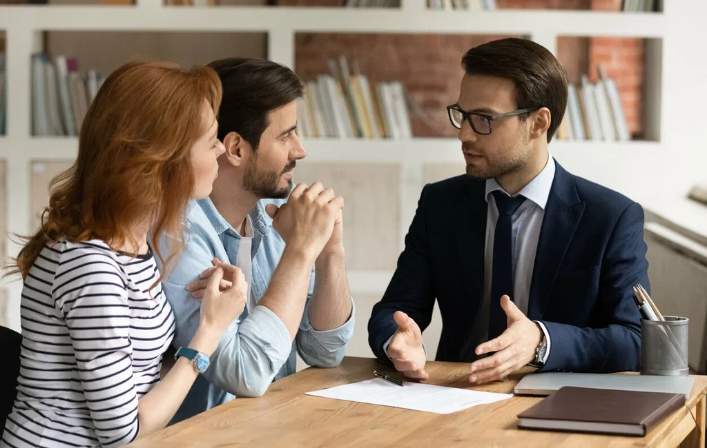 How to choose a lawyer in Pakistan before hiring legal services