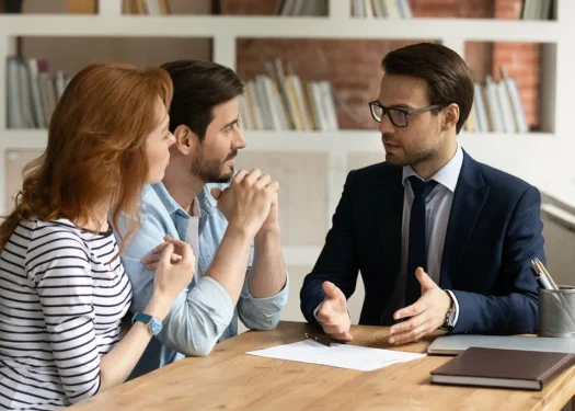 How to choose a lawyer in Pakistan before hiring legal services